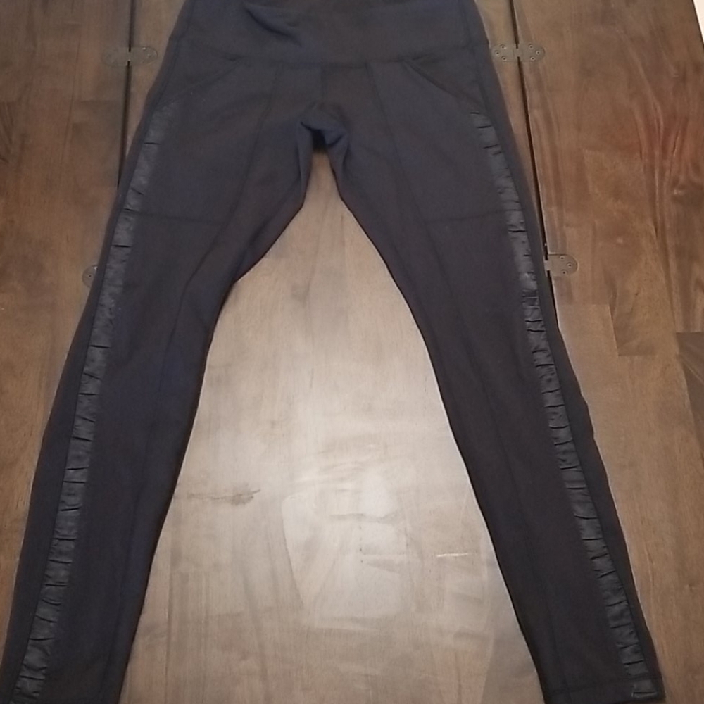 Lululemon Wunder Under Tuxedo Sripe leggin…